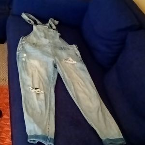 Forever 21 ripped overalls, size 27